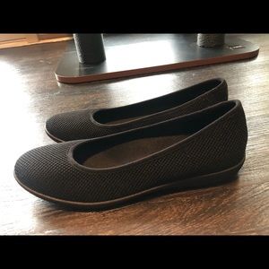 Naturalizer Freeda Black Flyknit Black flats